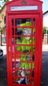 Queen in the phone box